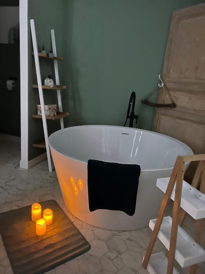 Bed and Breakfast Domaine Des Anges Avesnes-sur-Helpe Esterno foto