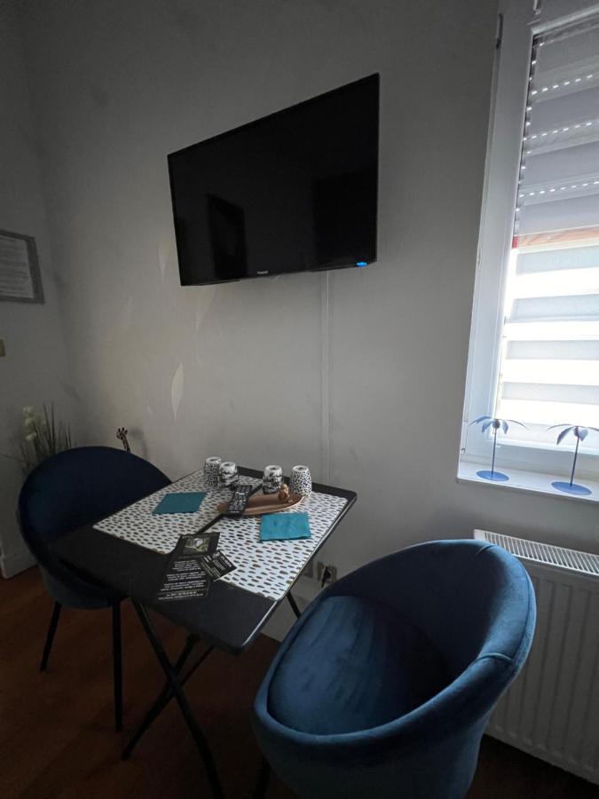 Bed and Breakfast Domaine Des Anges Avesnes-sur-Helpe Esterno foto
