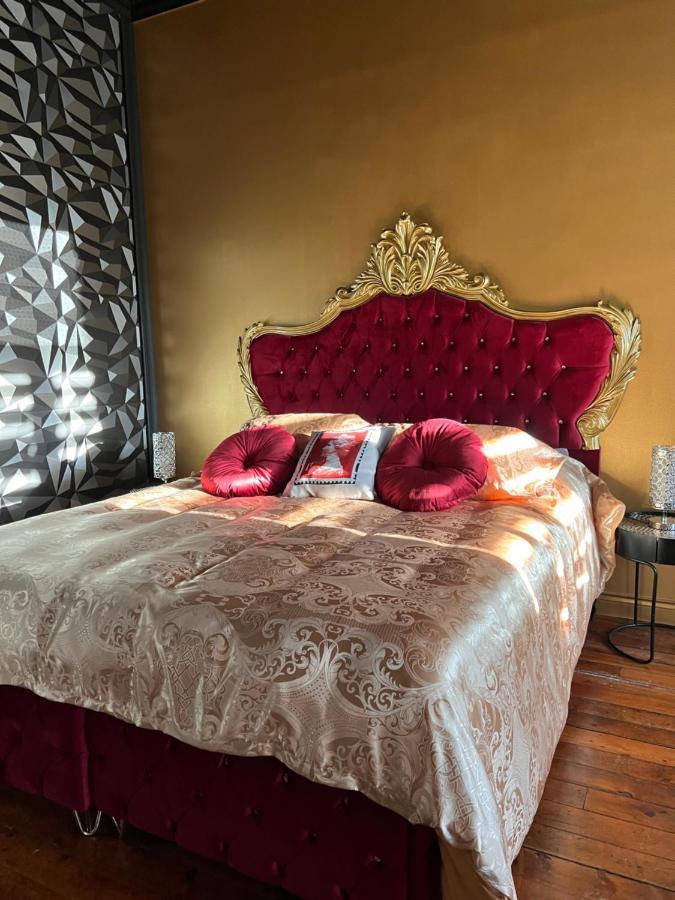 Bed and Breakfast Domaine Des Anges Avesnes-sur-Helpe Esterno foto