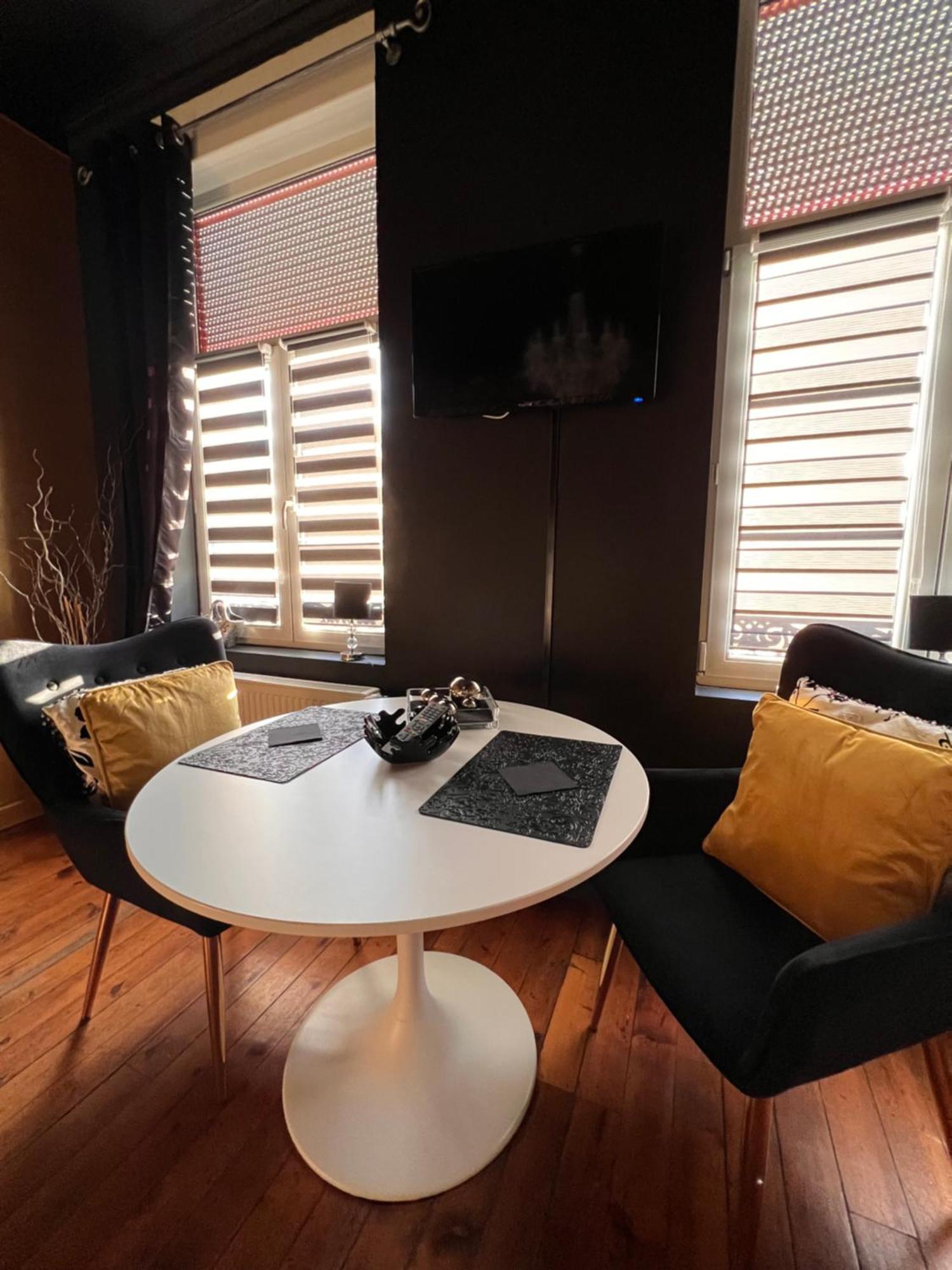 Bed and Breakfast Domaine Des Anges Avesnes-sur-Helpe Esterno foto