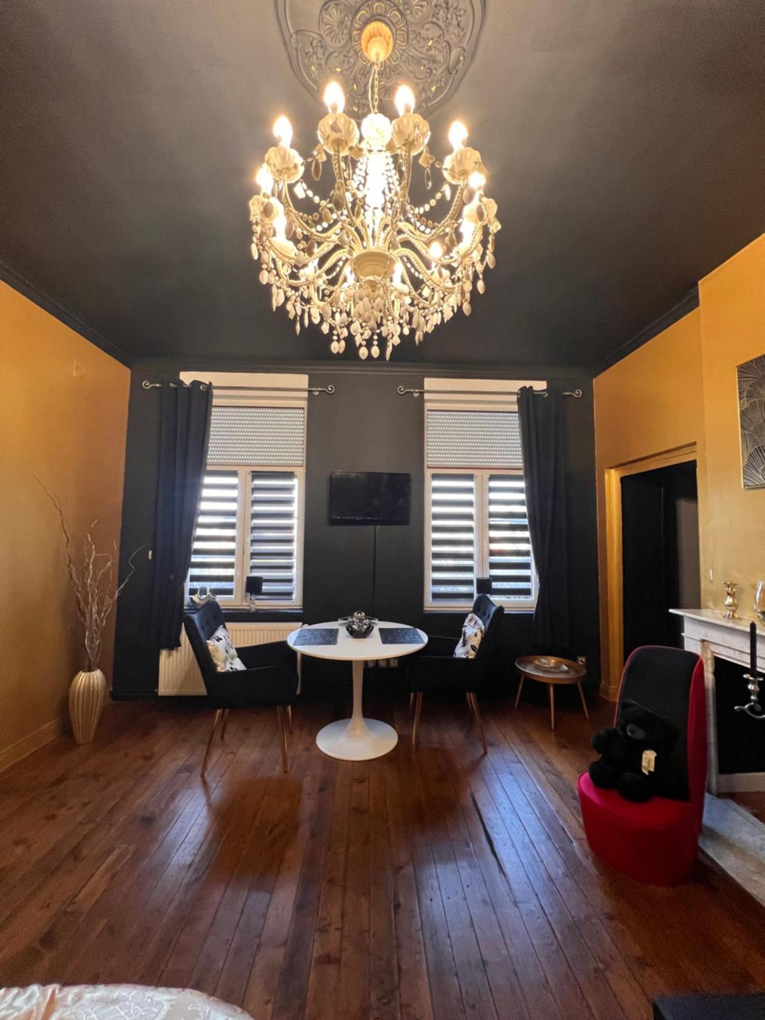Bed and Breakfast Domaine Des Anges Avesnes-sur-Helpe Esterno foto