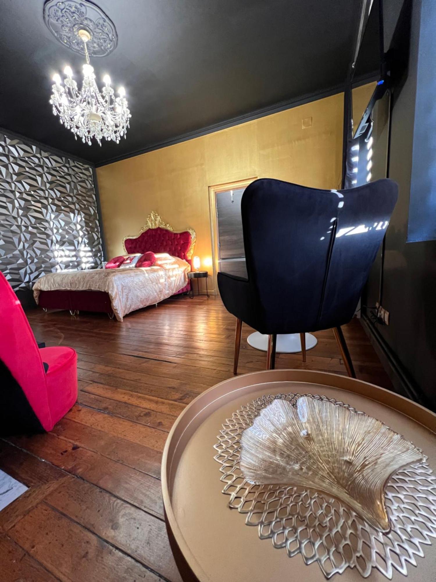 Bed and Breakfast Domaine Des Anges Avesnes-sur-Helpe Esterno foto