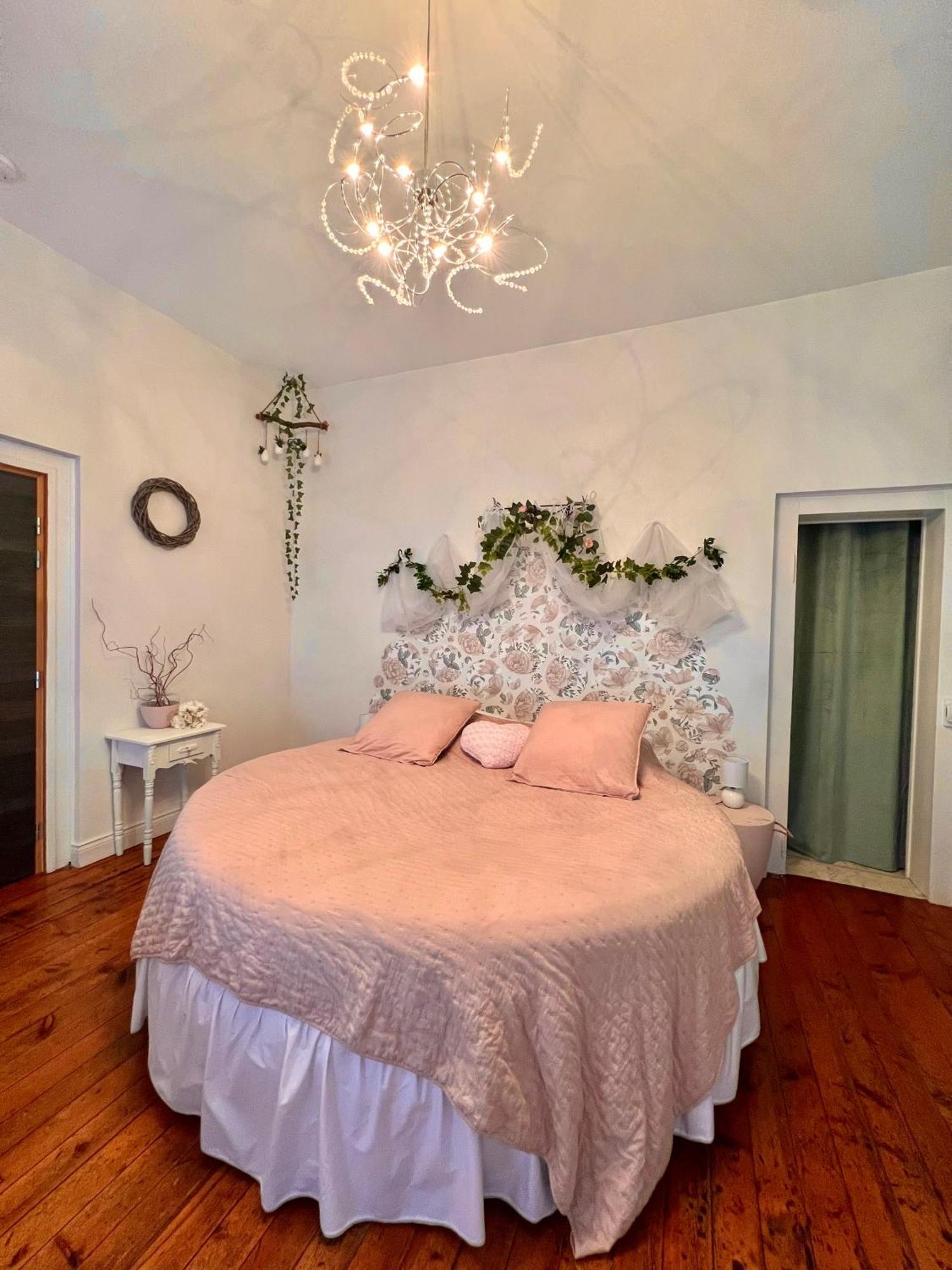 Bed and Breakfast Domaine Des Anges Avesnes-sur-Helpe Esterno foto