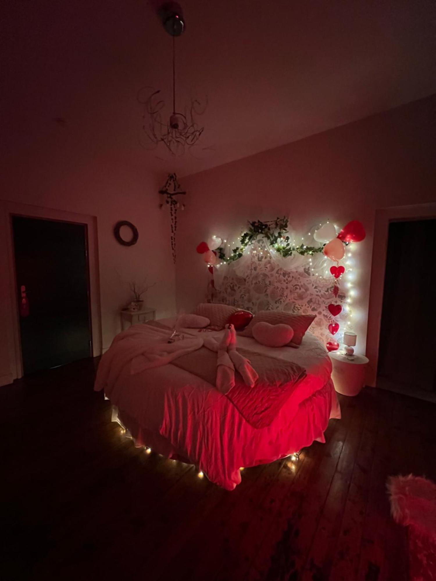 Bed and Breakfast Domaine Des Anges Avesnes-sur-Helpe Esterno foto