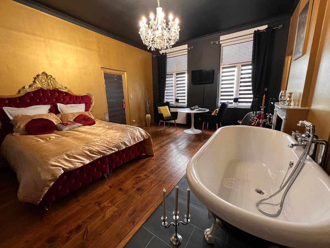 Bed and Breakfast Domaine Des Anges Avesnes-sur-Helpe Esterno foto