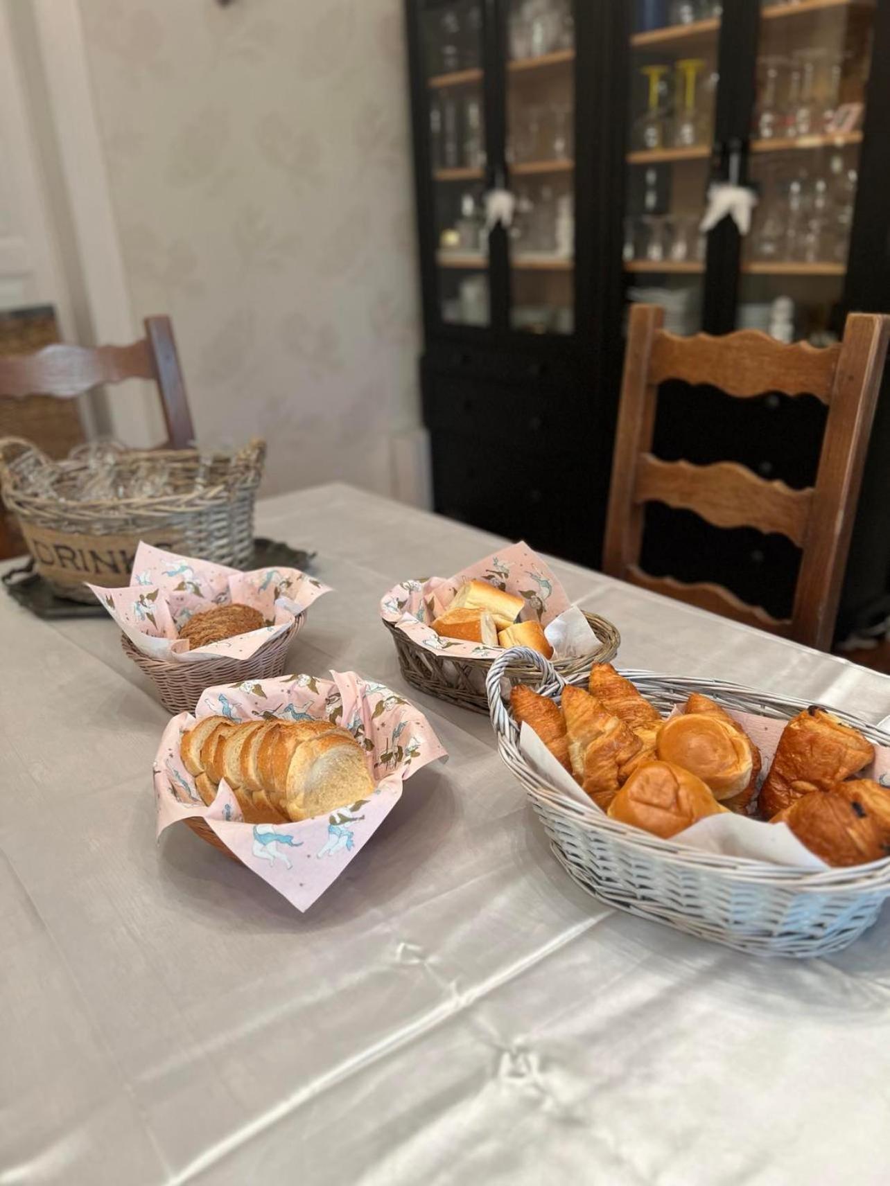 Bed and Breakfast Domaine Des Anges Avesnes-sur-Helpe Esterno foto