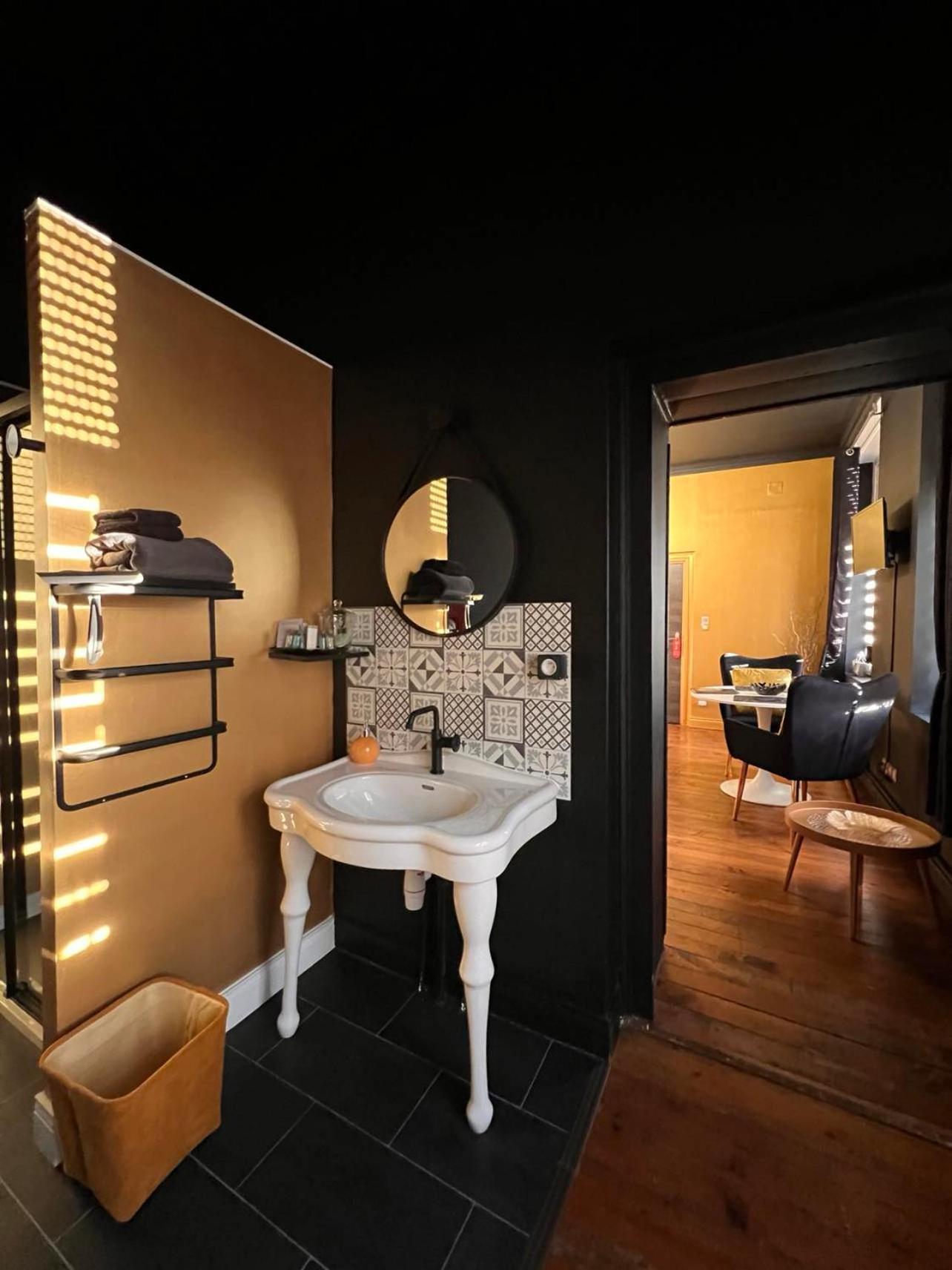 Bed and Breakfast Domaine Des Anges Avesnes-sur-Helpe Esterno foto